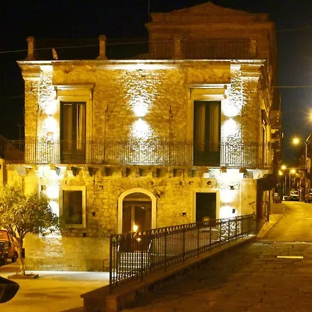 Palazzo Restifa Bed and breakfast 4*
