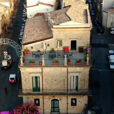 Palazzo Restifa לינה וארוחת בוקר