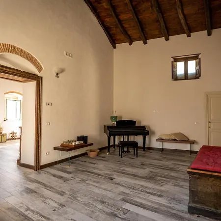 Palazzo Restifa לינה וארוחת בוקר 4*