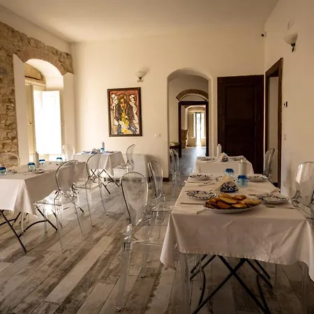 לינה וארוחת בוקר Palazzo Restifa
