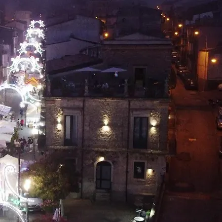 Palazzo Restifa לינה וארוחת בוקר 4*