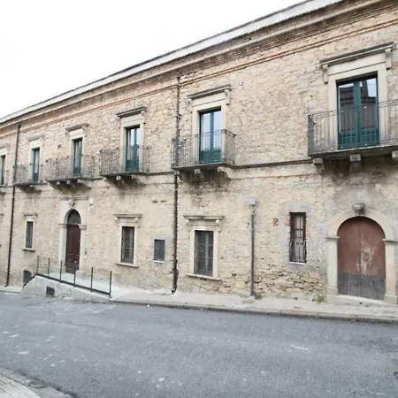Palazzo Restifa 4*