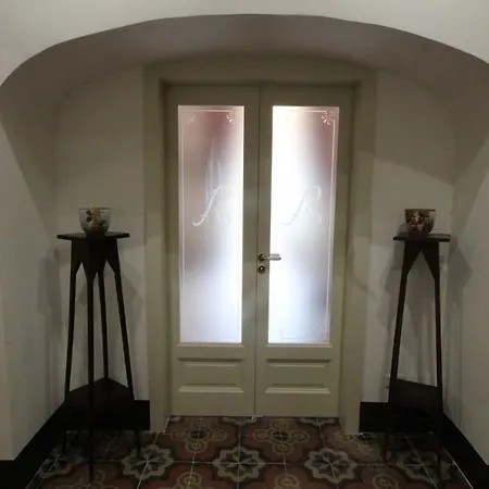 Palazzo Restifa לינה וארוחת בוקר