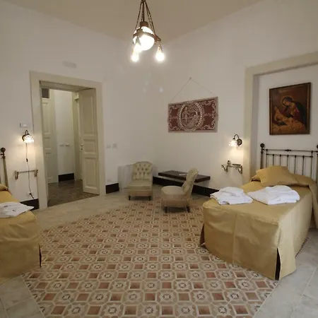 Palazzo Restifa לינה וארוחת בוקר 4*