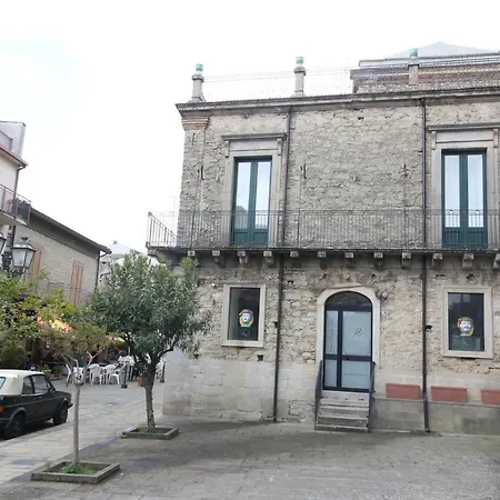 Palazzo Restifa לינה וארוחת בוקר 4*