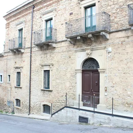 Palazzo Restifa לינה וארוחת בוקר